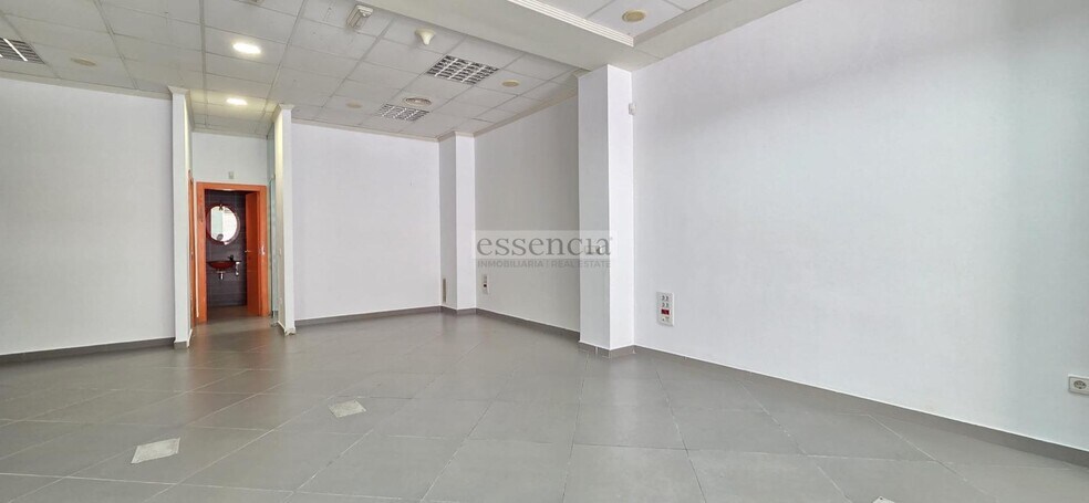 Local en Gandia, Valencia en venta - Foto del edificio - Imagen 3 de 16