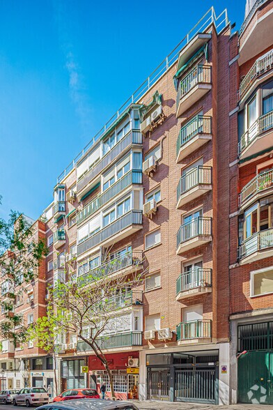 Edificio residencial en Madrid, Madrid en venta - Foto principal - Imagen 1 de 2