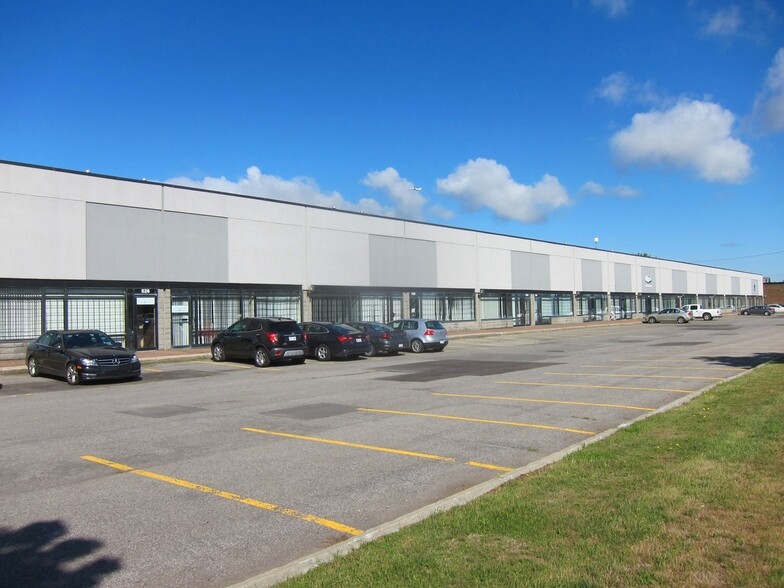 480-518 Av Lépine, Dorval, QC en alquiler - Foto del edificio - Imagen 1 de 12