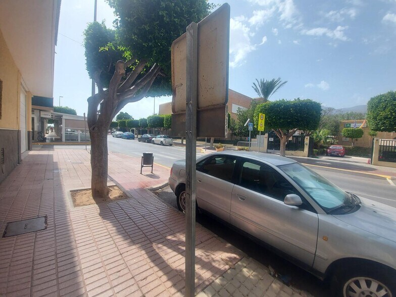 Local en El Ejido, Almería en alquiler - Foto del edificio - Imagen 2 de 12