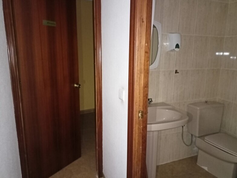 Local en Cáceres, Cáceres en alquiler - Foto del edificio - Imagen 3 de 6