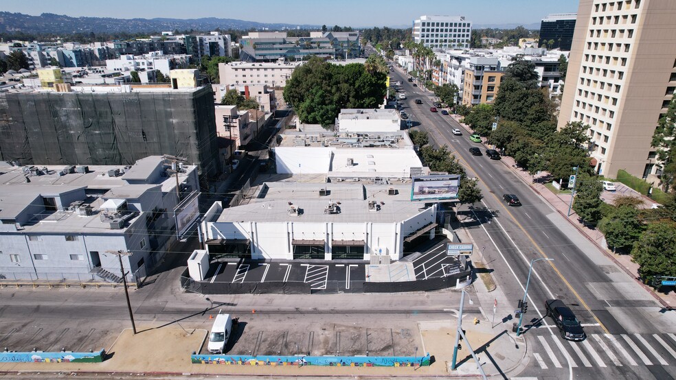 11002 Magnolia Blvd, North Hollywood, CA en alquiler - Foto del edificio - Imagen 1 de 14