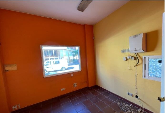 Local en Ponferrada, León en venta - Foto del edificio - Imagen 3 de 6