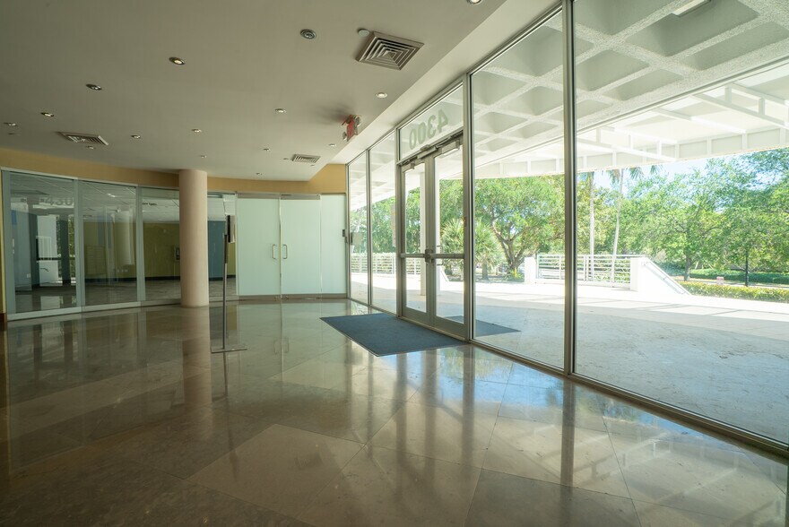 4300 Biscayne Blvd, Miami, FL en alquiler - Foto del interior - Imagen 3 de 11