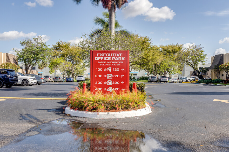 1001 W Cypress Creek Rd, Fort Lauderdale, FL en alquiler - Foto del edificio - Imagen 3 de 8