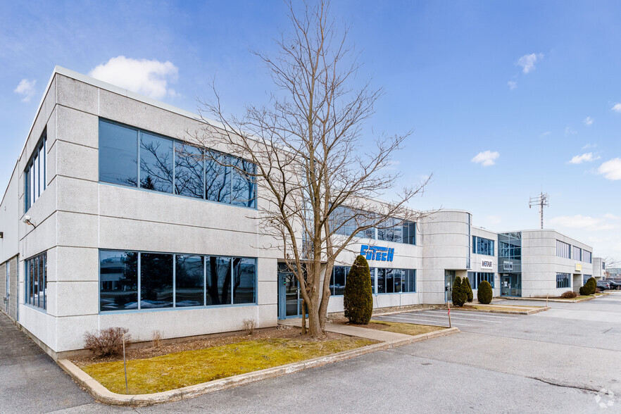 4050 Boul Poirier, Montréal, QC en alquiler - Foto del edificio - Imagen 2 de 7