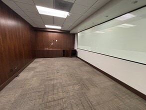 18801 Ventura Blvd, Tarzana, CA en alquiler Foto del interior- Imagen 2 de 5