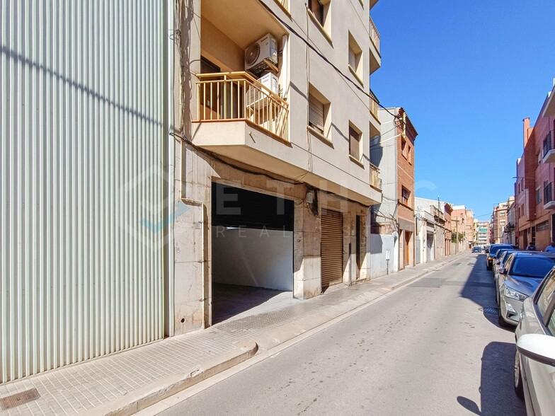 Edificio residencial en El Prat de Llobregat, Barcelona en venta - Foto del edificio - Imagen 2 de 4