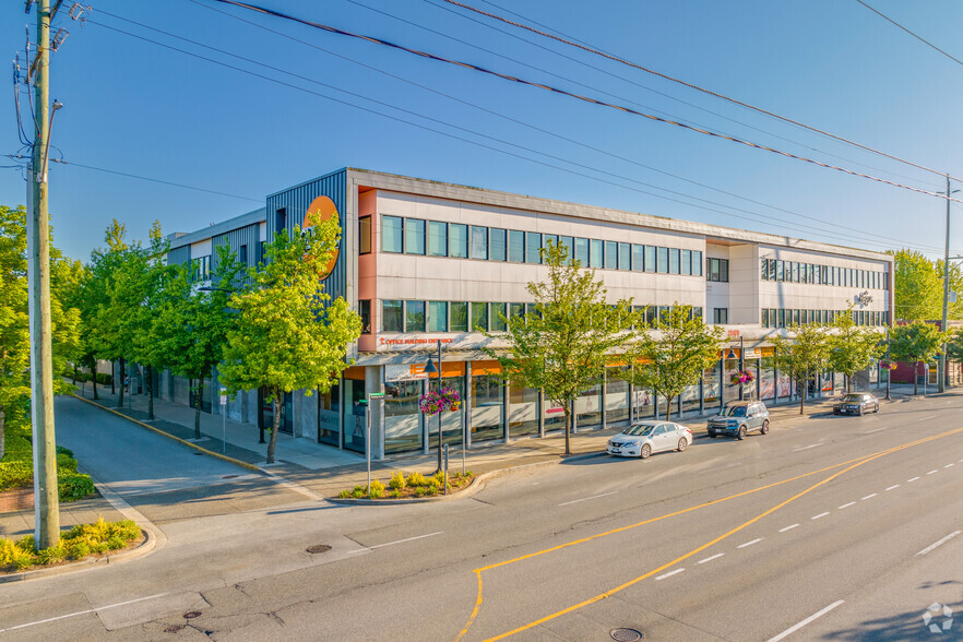 22420 Dewdney Trunk Rd, Maple Ridge, BC en alquiler - Foto del edificio - Imagen 2 de 6