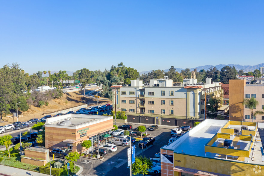 11339 Camarillo St, North Hollywood, CA en venta - Foto del edificio - Imagen 3 de 4