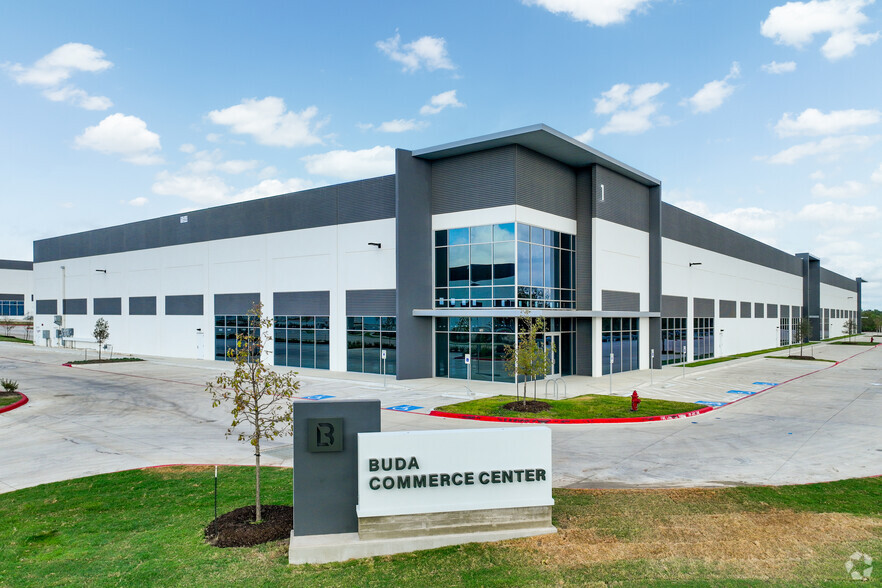 194 Commerce Center Dr, Buda, TX en alquiler - Foto del edificio - Imagen 1 de 22