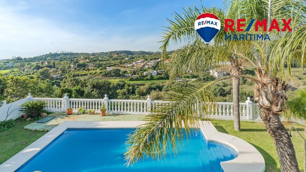 Terreno en Estepona, Málaga en venta - Foto del edificio - Imagen 2 de 50