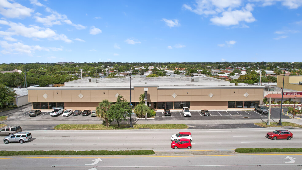 4711 N State Road 7, Tamarac, FL en venta - Foto del edificio - Imagen 2 de 5