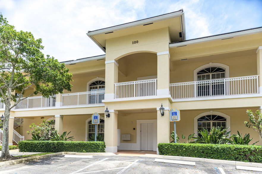 100 Village Crossing, Palm Beach Gardens, FL en alquiler - Foto del edificio - Imagen 3 de 10