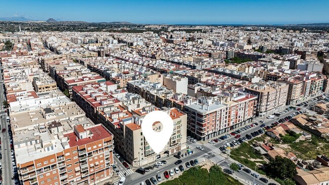 Más detalles de Carrer Joaquín Martínez Maciá, 62, Elche - Local en venta