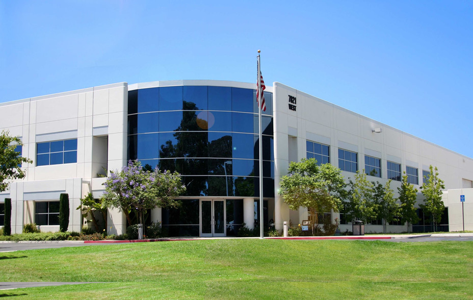 7821 Orion Ave, Van Nuys, CA en alquiler - Foto del edificio - Imagen 1 de 1