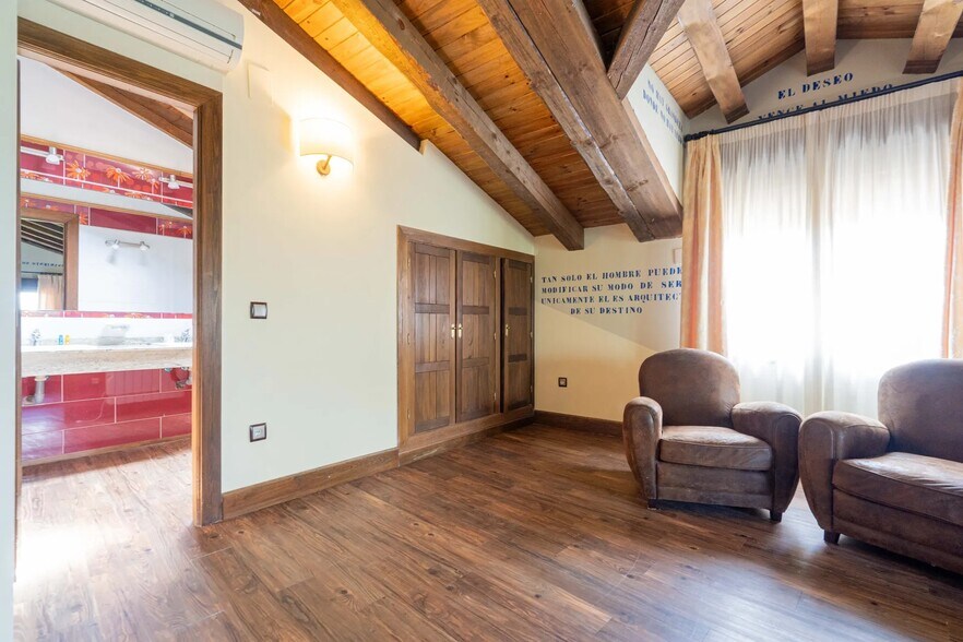 Hotel y hospedaje en Grajera, Segovia en venta - Foto del edificio - Imagen 3 de 14