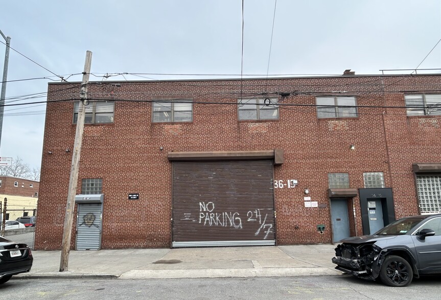 36-15 23rd St, Long Island City, NY en alquiler - Foto del edificio - Imagen 1 de 6