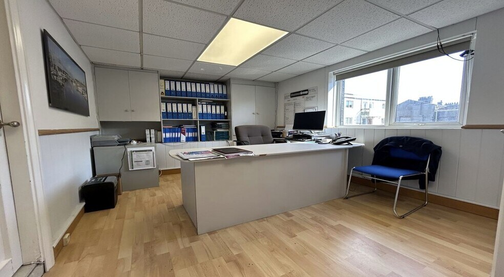 253 Wyndham Ln, Plymouth en venta - Foto del interior - Imagen 3 de 8