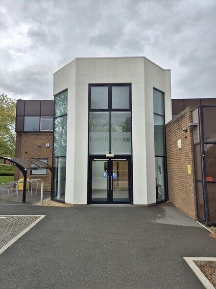 Breckland, Milton Keynes en alquiler - Foto del edificio - Imagen 2 de 4