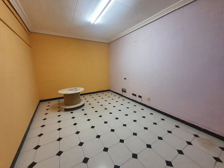 Local en Ontinyent, Valencia en alquiler - Foto del edificio - Imagen 2 de 4