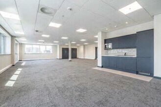 6 Alfreds Way, Barking en alquiler Foto del interior- Imagen 2 de 3