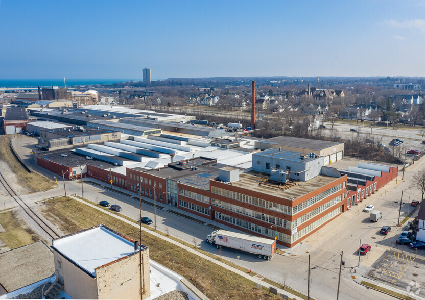 427-433 E Stewart St, Milwaukee, WI en alquiler - Vista aérea - Imagen 2 de 7