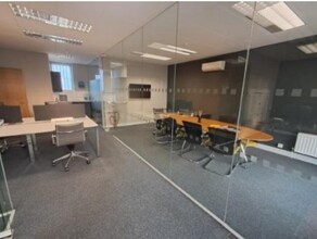 37-39 Brighton Rd, South Croydon en alquiler Foto del interior- Imagen 1 de 3