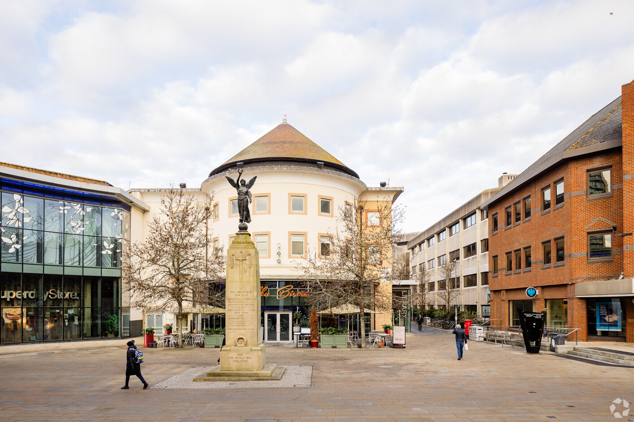49 Town Mall, Woking en alquiler Foto principal- Imagen 1 de 6