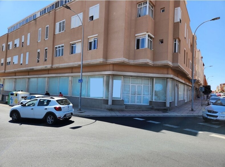 Calle Centrífuga, 1, Santa Lucía de Tirajana, Las Palmas en alquiler - Foto del edificio - Imagen 2 de 18
