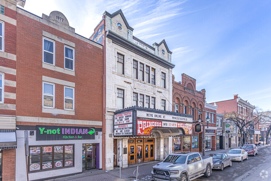 10335 82 Av NW, Edmonton, AB en alquiler - Foto del edificio - Imagen 1 de 18