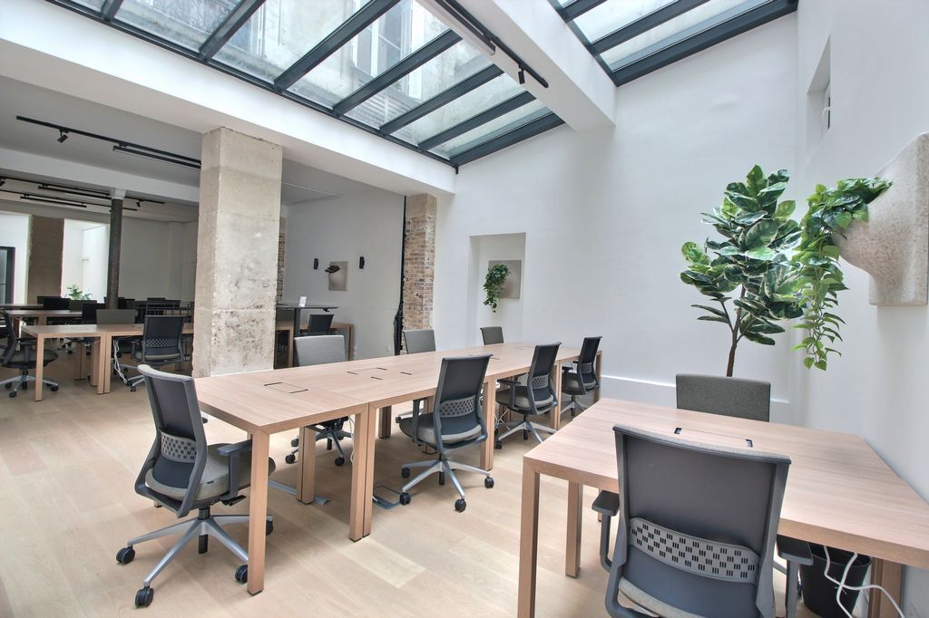 19 Rue De Rocroy, Paris, PAR 75010 - Unidad Lot 1 - - Foto del interior - Image 1 of 9