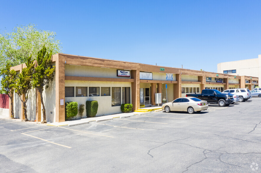 2301-2315 San Pedro Dr NE, Albuquerque, NM en alquiler - Foto del edificio - Imagen 1 de 4