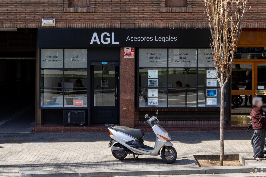 Local en Barcelona, Barcelona en alquiler - Foto del edificio - Imagen 3 de 6