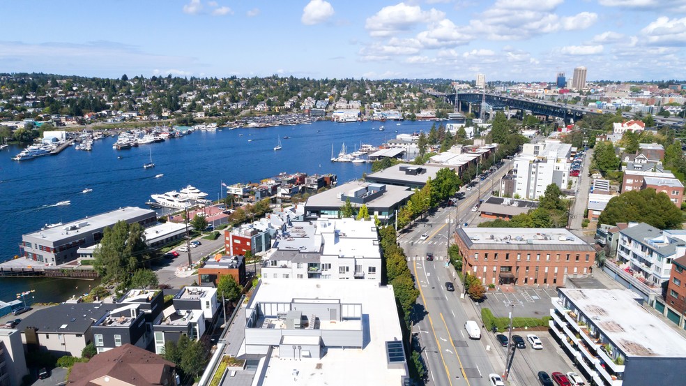 2722 Eastlake Ave E, Seattle, WA en alquiler - Foto del edificio - Imagen 1 de 9