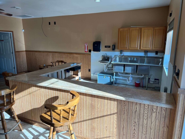 307 Railroad Ave, Blue Mound, IL en venta - Foto del edificio - Imagen 2 de 12