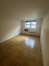 6910 Avenue U, Brooklyn, NY en alquiler Foto del interior- Imagen 2 de 3