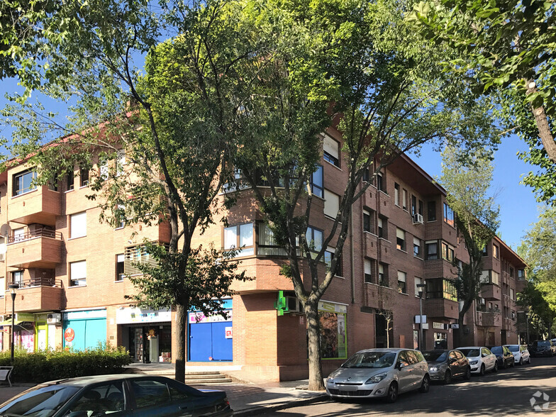 Avenida De Viñuelas, 41, Tres Cantos, Madrid en venta - Foto del edificio - Imagen 2 de 2