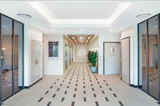 301 Coronation Dr, Milton en alquiler Vestíbulo- Imagen 2 de 8