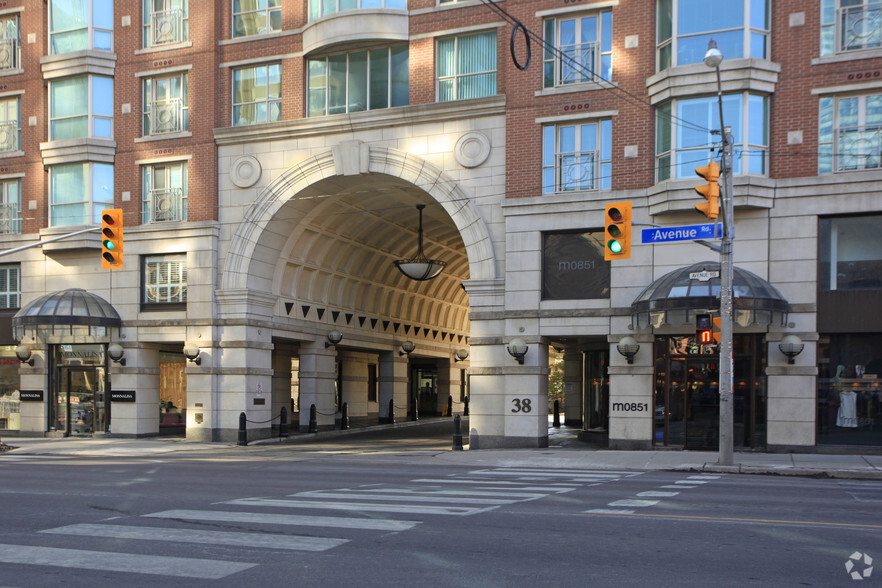 38 Avenue Rd, Toronto, ON en venta - Foto del edificio - Imagen 3 de 8