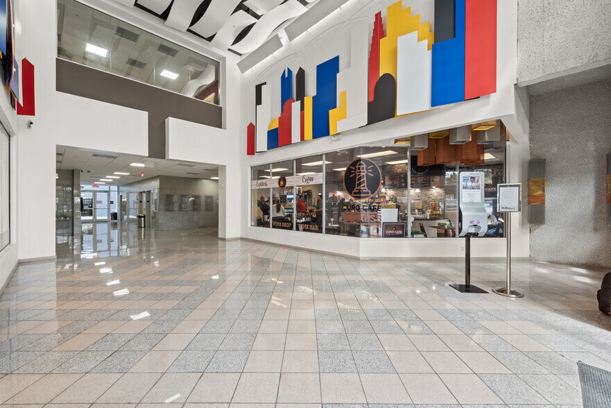 7791 NW 46th St, Doral, FL en venta - Foto del edificio - Imagen 3 de 9