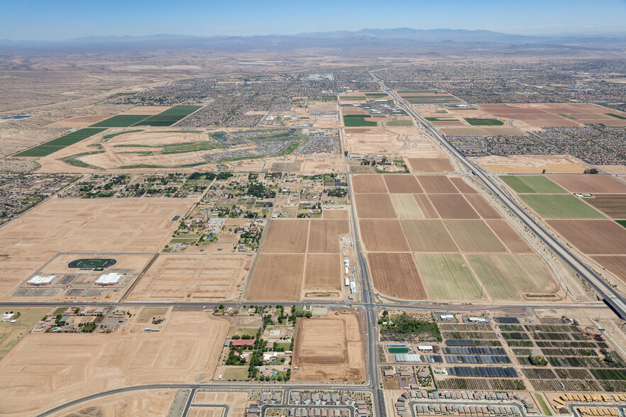 NE Corner of W. Olive Avenue & N. Cotton Lane, Waddell, AZ en alquiler - Vista aérea - Imagen 3 de 3