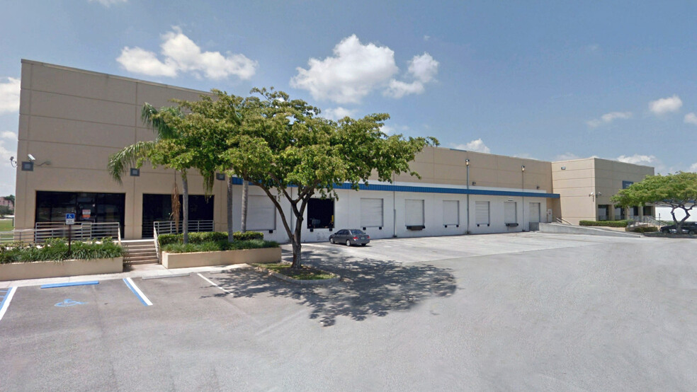 11800 NW 100th Rd, Medley, FL en alquiler - Foto del edificio - Imagen 1 de 6