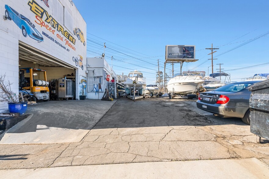 11470 Vanowen St, North Hollywood, CA en venta - Foto del edificio - Imagen 3 de 6