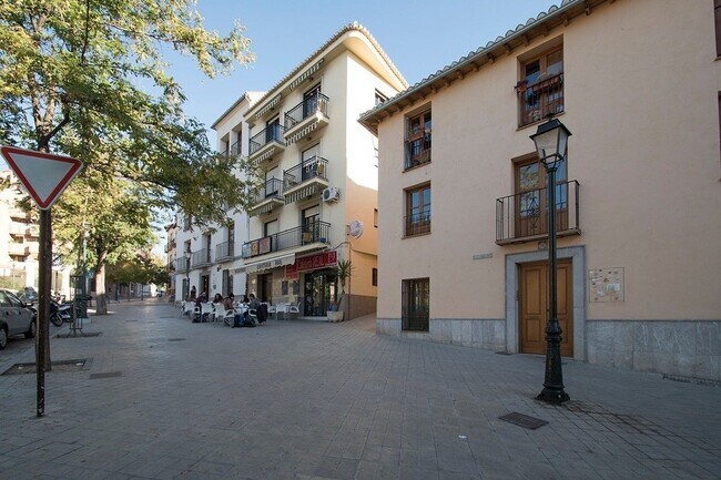 Más detalles de Calle Acera de San Ildefonso, 34, Granada - Terreno en venta