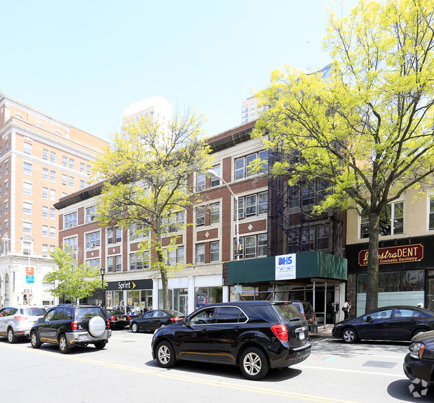 33-41 Mamaroneck Ave, White Plains, NY en alquiler - Foto del edificio - Imagen 3 de 3