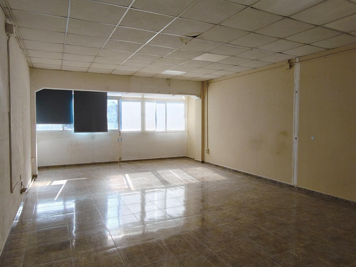 L'Hospitalet de Llobregat, BAR 08907 - - - Foto del interior - Image 2 of 44