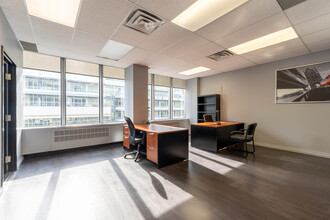 120 Eglinton Ave E, Toronto, ON en alquiler Foto del interior- Imagen 2 de 7