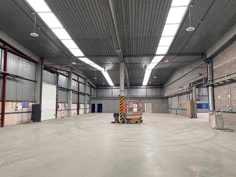 Nave en Leganés, Madrid en alquiler - Foto del edificio - Imagen 2 de 8