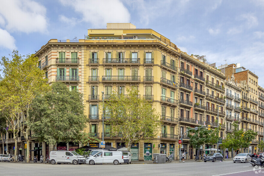 Edificio residencial en Barcelona, Barcelona en venta - Foto principal - Imagen 1 de 2